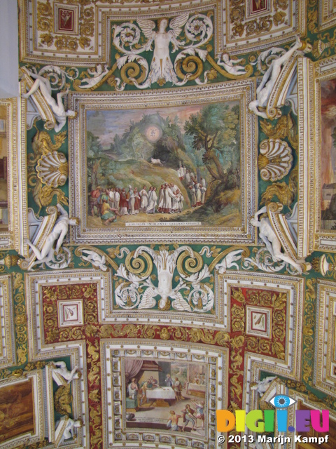 SX31850 Ceiling painting in the Vatican Museum